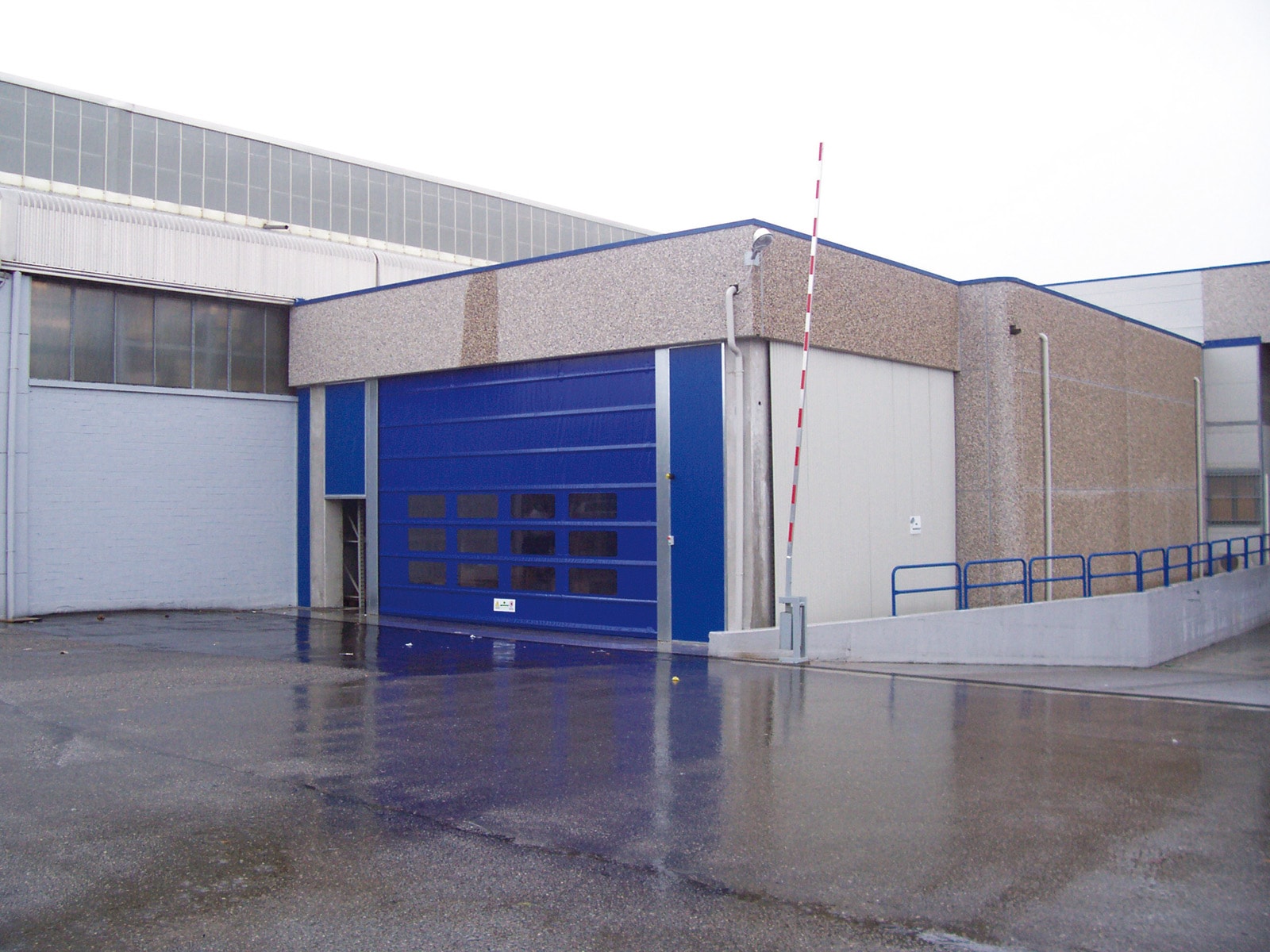Porta rapida ad impacchettamento FULMINE - Blu RAL 5002 - 01