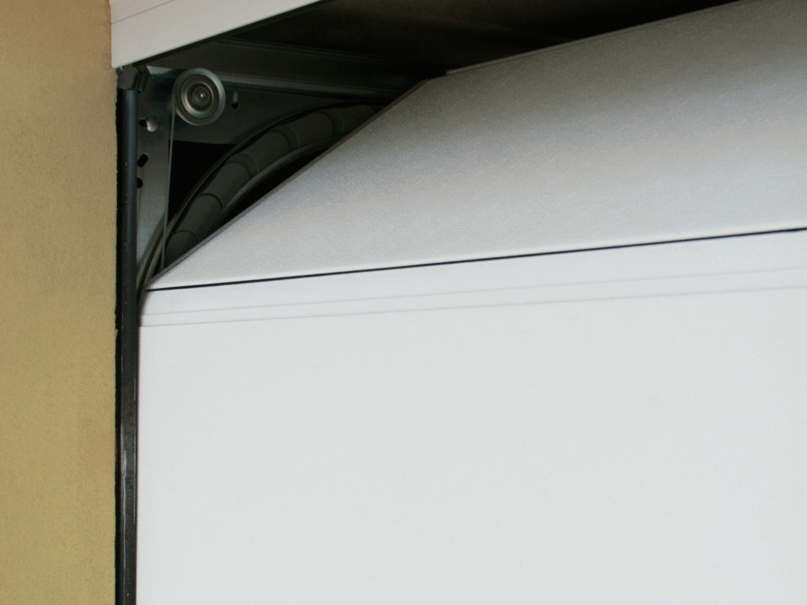 Portone sezionale da garage ORUS - Alu bianco C81 - 03